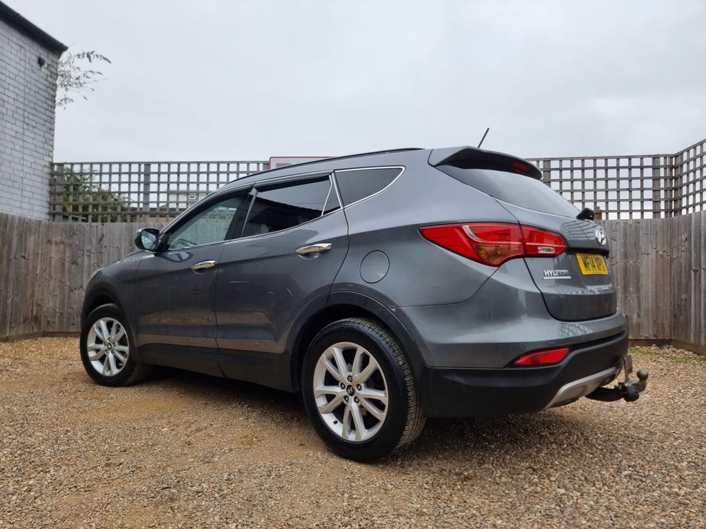 Used Hyundai Santa Fe 2014 for sale - 76172942: Photo 4