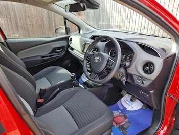 Used Toyota Yaris 2019 for sale - 79178211: Photo