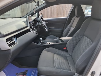 Used Toyota C-HR 2021 for sale - 79103799: Photo