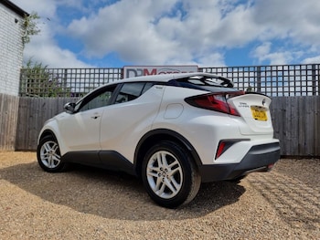 Used Toyota C-HR 2021 for sale - 79103799: Photo