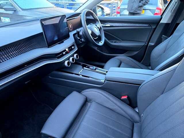 Used Skoda Superb 2025 for sale - 75593266: Photo 2