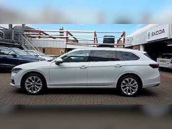 Used Skoda Superb 2025 for sale - 77743482: Photo