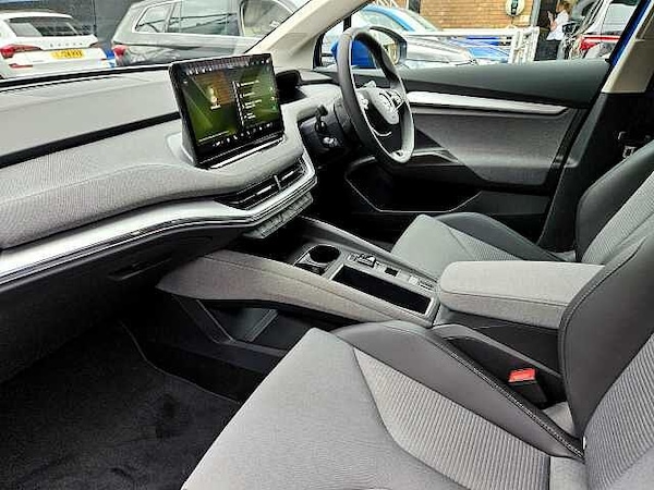 Used Skoda Enyaq 2025 for sale - 74904869: Photo 2
