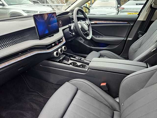 Used Skoda Superb 2025 for sale - 75891079: Photo 2