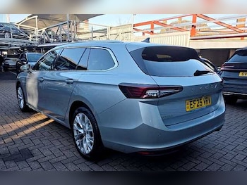 Used Skoda Superb 2025 for sale - 77465511: Photo