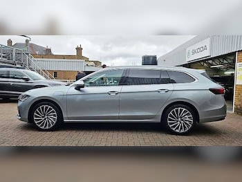 Used Skoda Superb 2024 for sale - 75962084: Photo