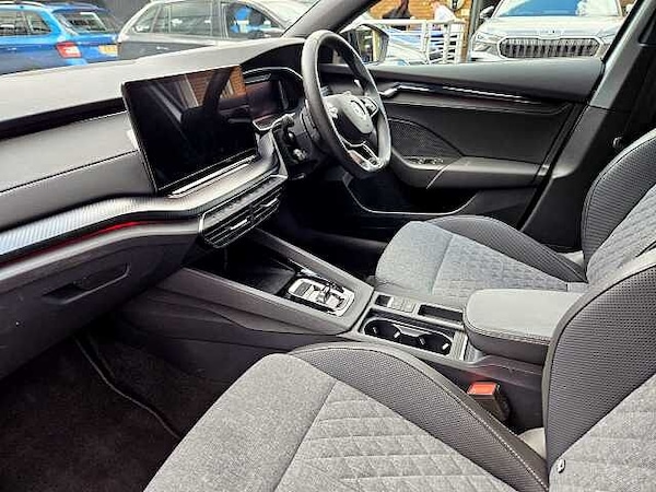 Used Skoda Octavia 2024 for sale - 74931587: Photo 2