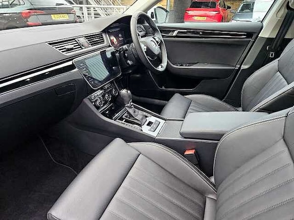 Used Skoda Superb 2024 for sale - 73212209: Photo 2