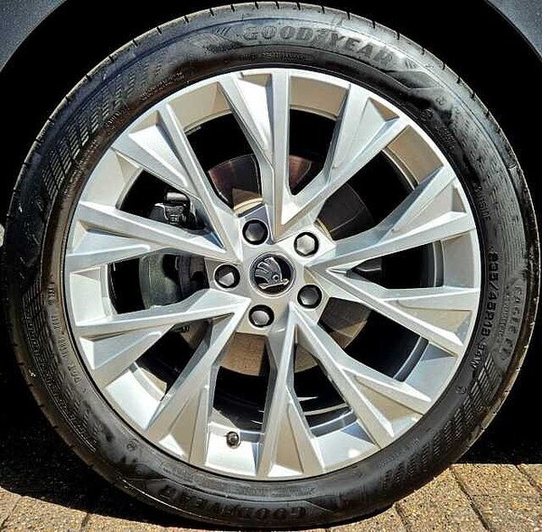 Used Skoda Superb 2024 for sale - 75172502: Photo 5