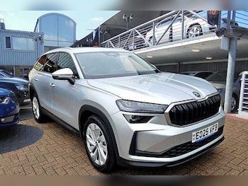 2025 (25) - 1.5 TSI iV 204 SE L 5dr DSG