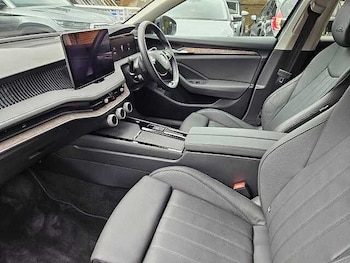 Used Skoda Superb 2024 for sale - 76245873: Photo 2