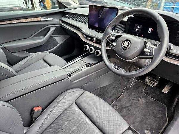 Used Skoda Superb 2024 for sale - 76245873: Photo 6