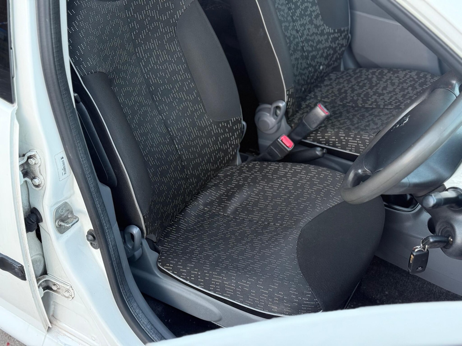 Used Peugeot 107 2011 for sale - 77346463: Photo 20