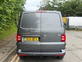 Used Volkswagen Transporter 2016 for sale - 79103251: Photo