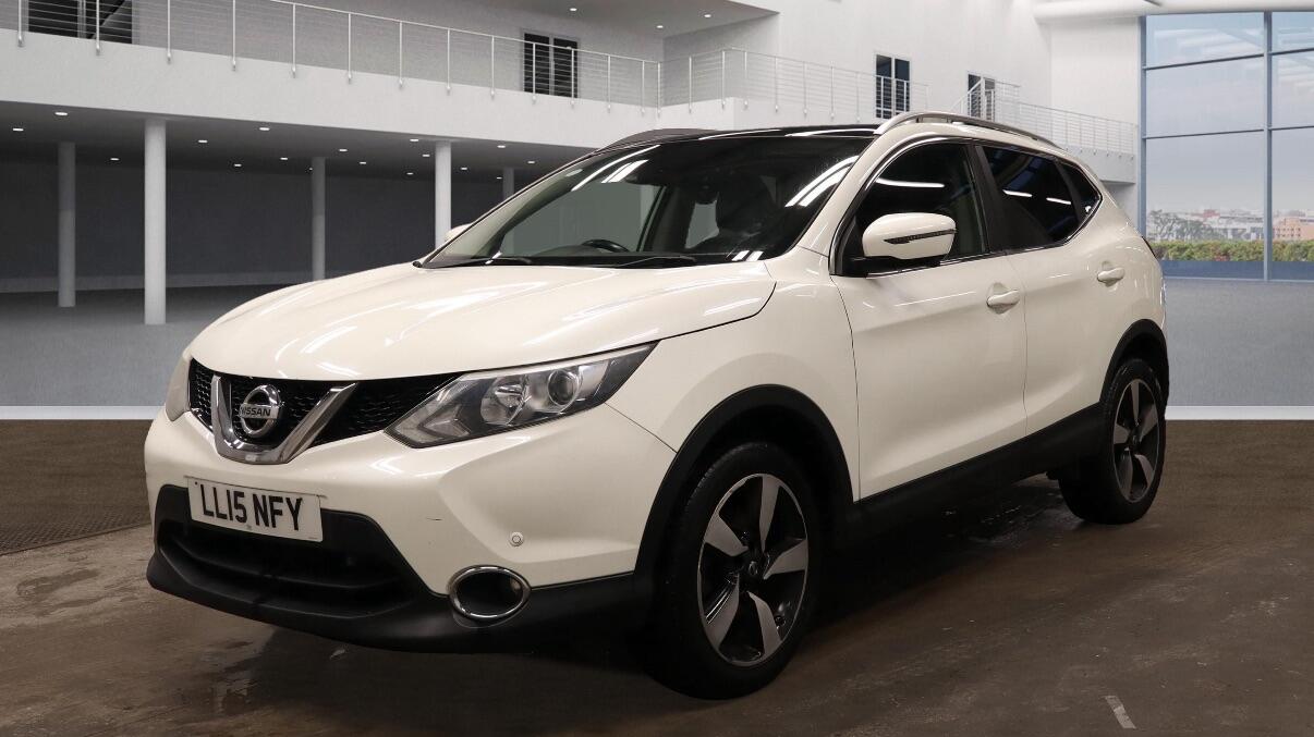 Used Nissan Qashqai 2015 for sale - 76899284: Photo 2