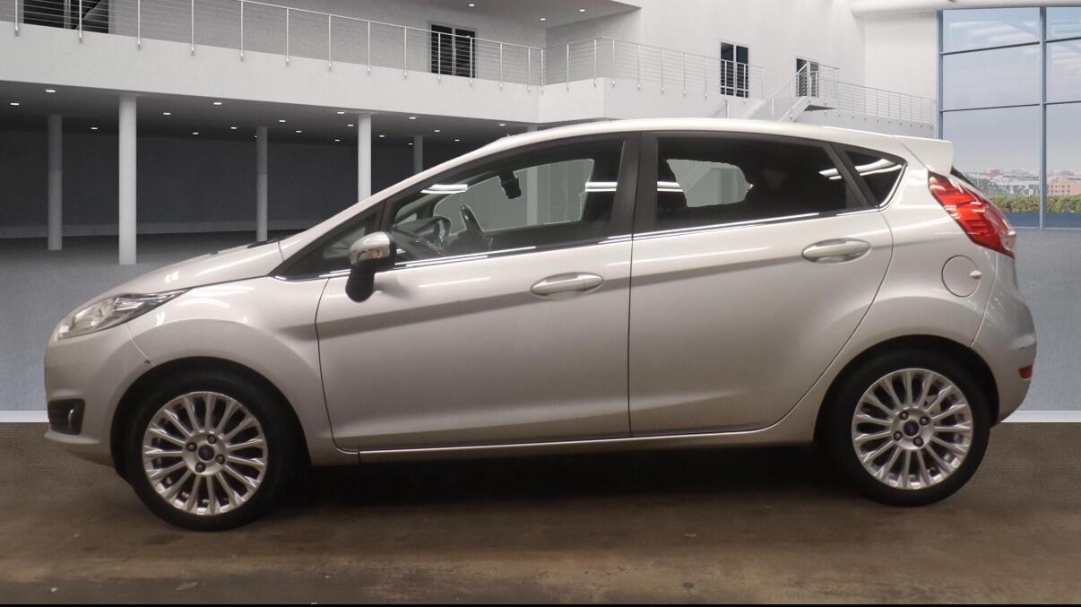 Used Ford Fiesta 2013 for sale - 76327296: Photo 4