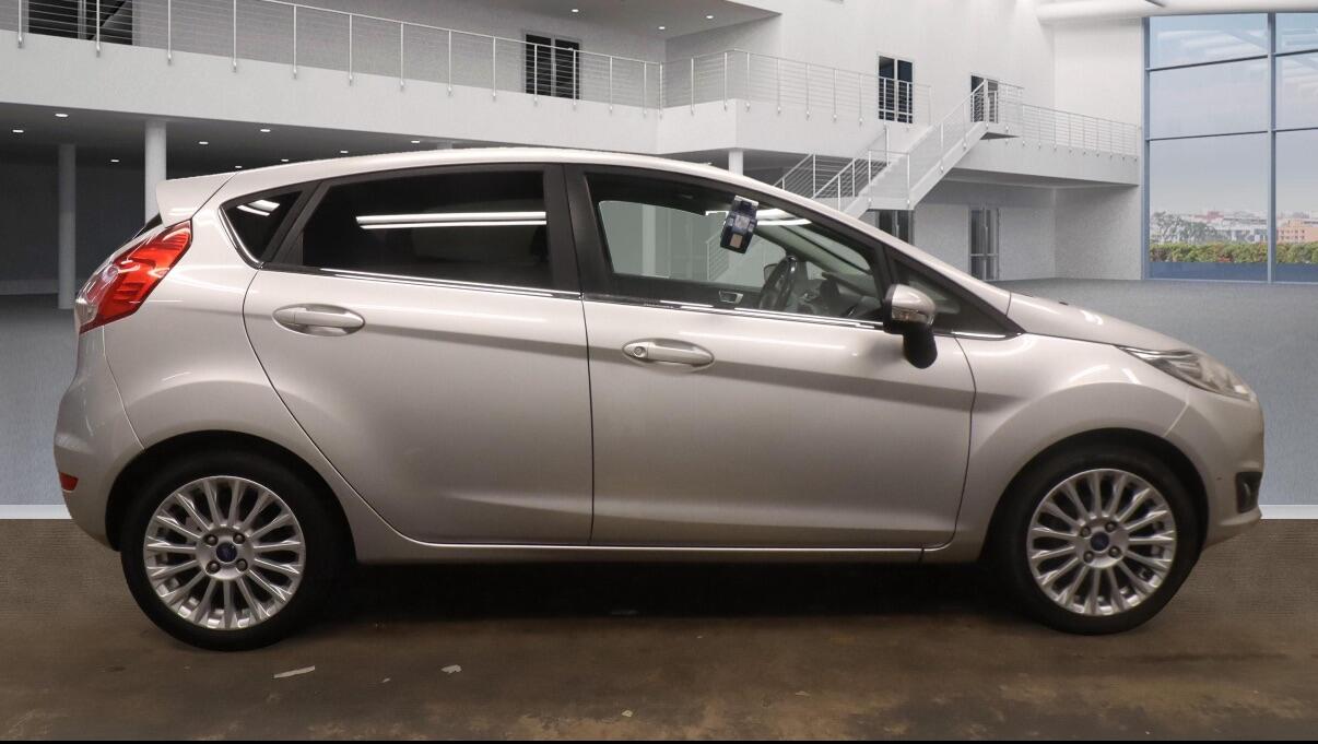 Used Ford Fiesta 2013 for sale - 76327296: Photo 5