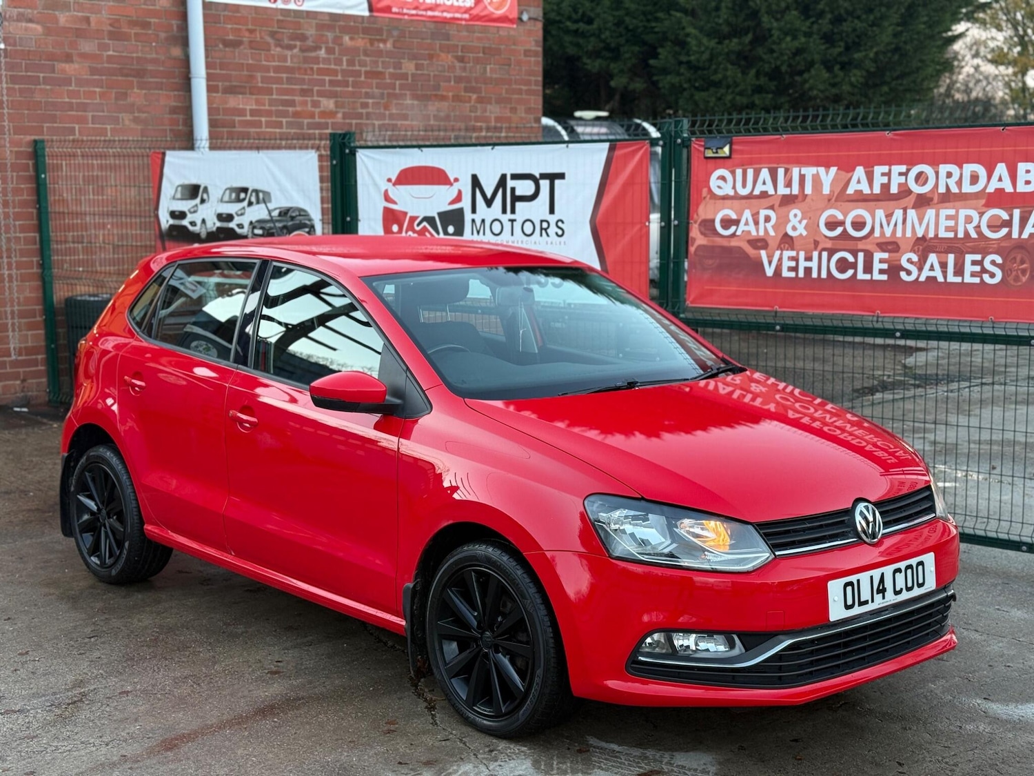 Used Volkswagen Polo 2014 for sale - 76270501: Photo 1