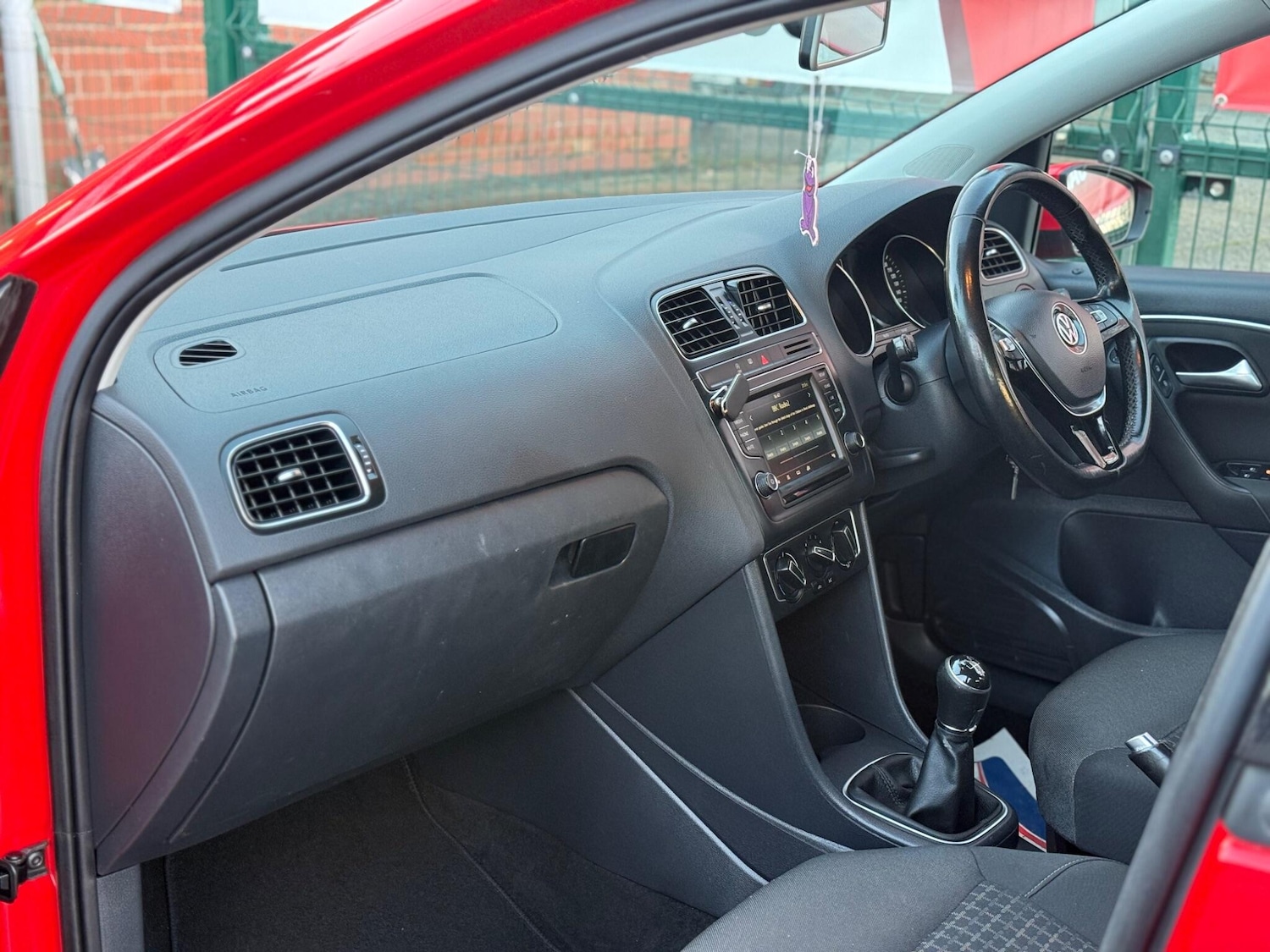 Used Volkswagen Polo 2014 for sale - 76270501: Photo 12