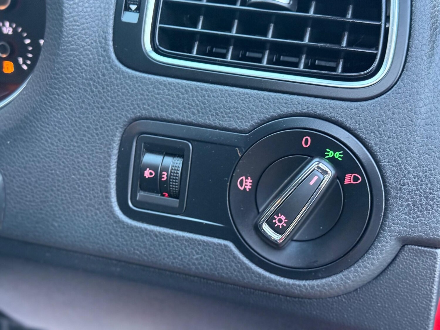 Used Volkswagen Polo 2014 for sale - 76270501: Photo 20