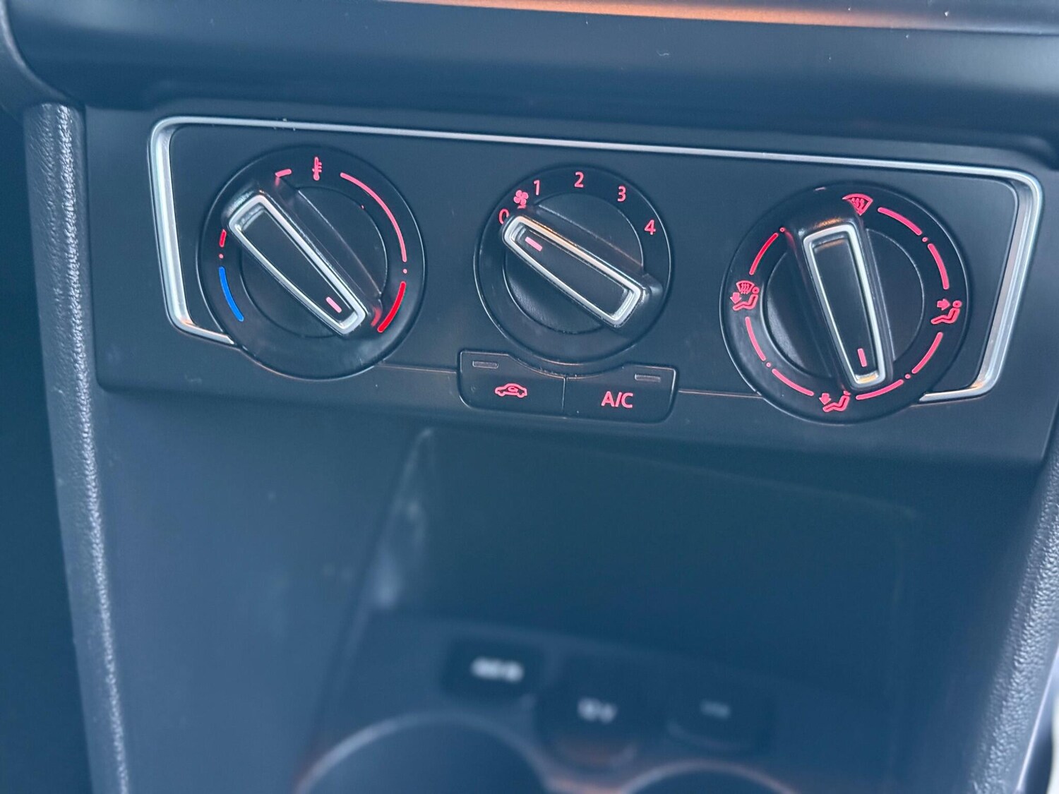 Used Volkswagen Polo 2014 for sale - 76270501: Photo 24