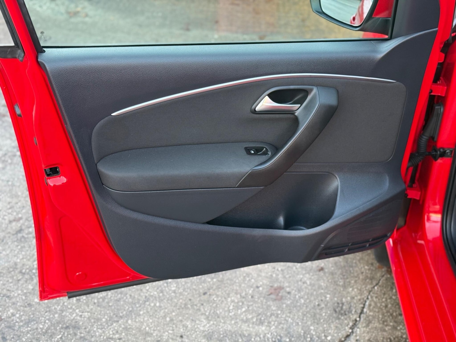 Used Volkswagen Polo 2014 for sale - 76270501: Photo 25