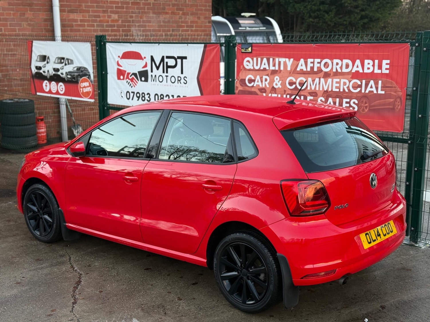 Used Volkswagen Polo 2014 for sale - 76270501: Photo 3