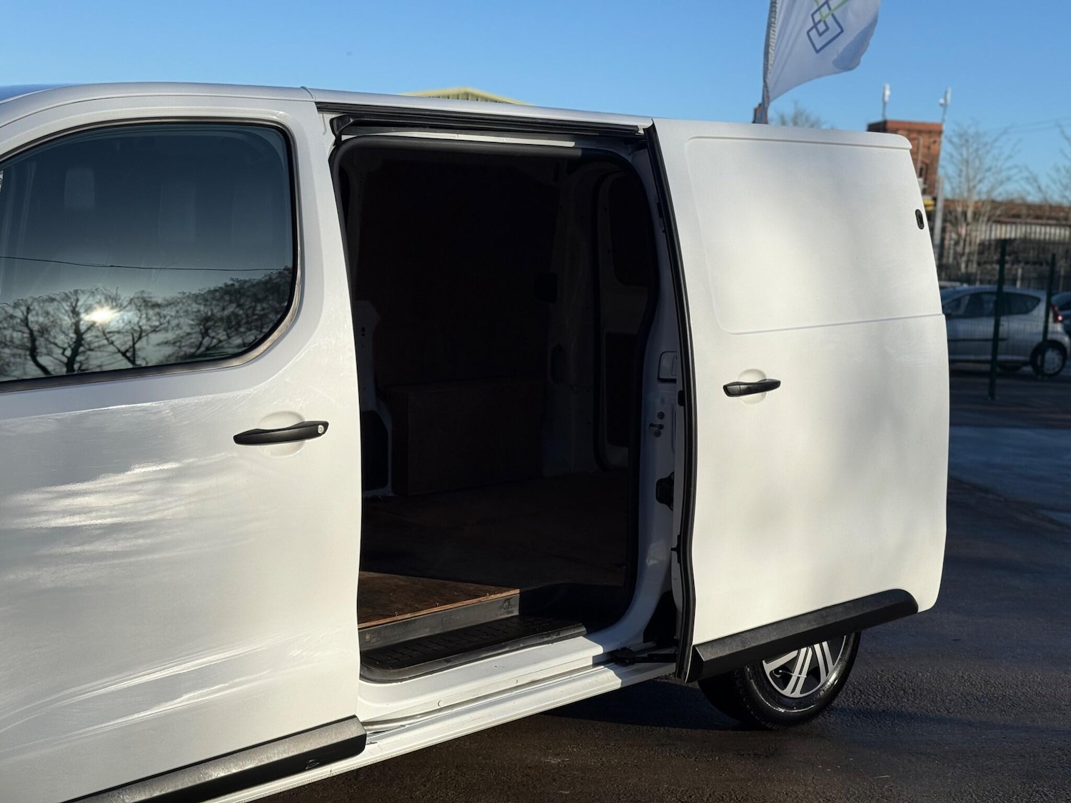 Used Peugeot Expert 2021 for sale - 76952232: Photo 10