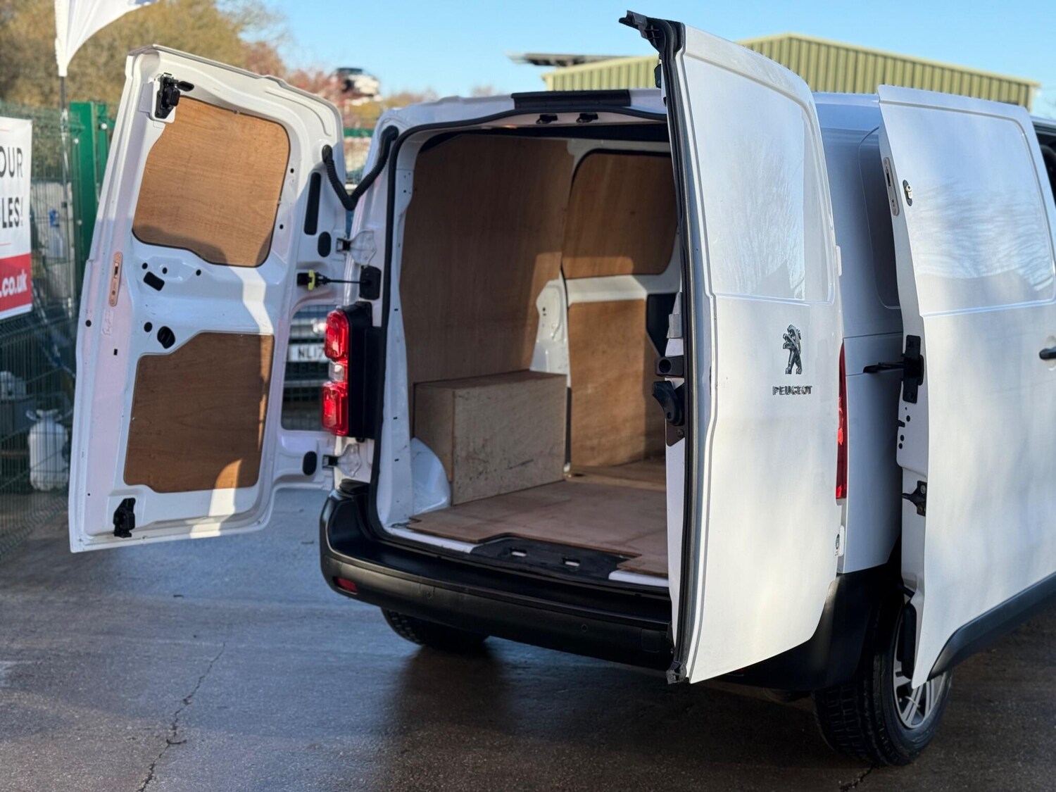 Used Peugeot Expert 2021 for sale - 76952232: Photo 16