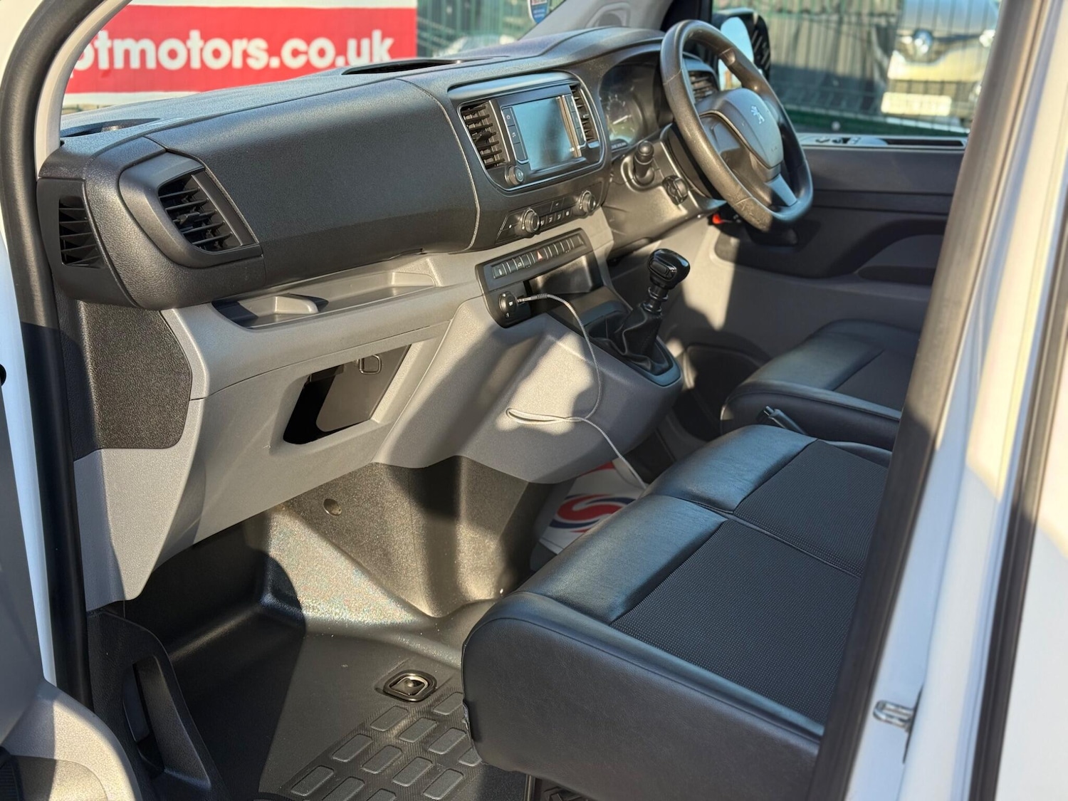 Used Peugeot Expert 2021 for sale - 76952232: Photo 41