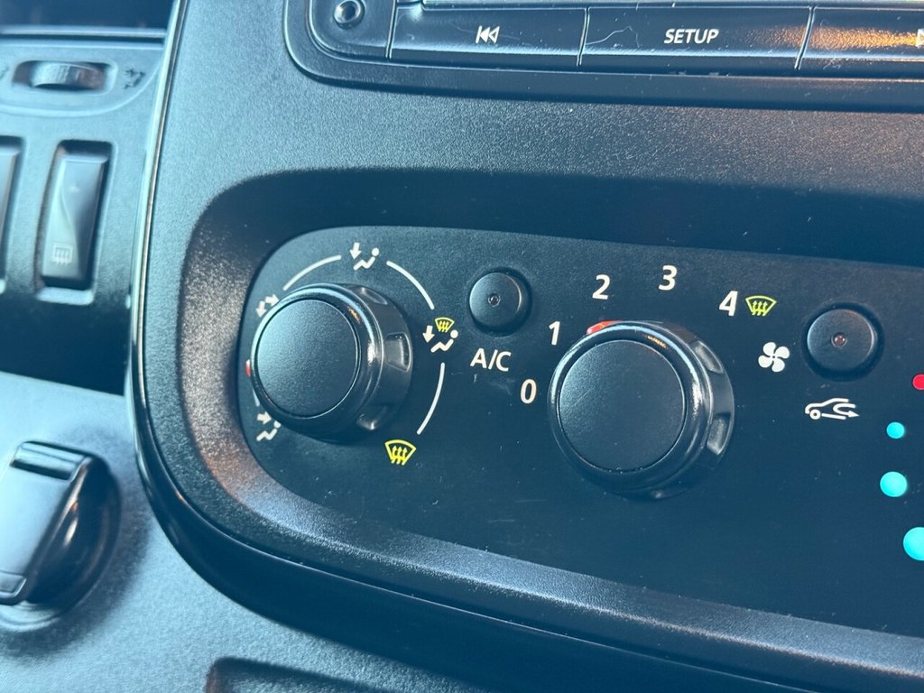 Used Vauxhall Vivaro 2017 for sale - 77600249: Photo 18