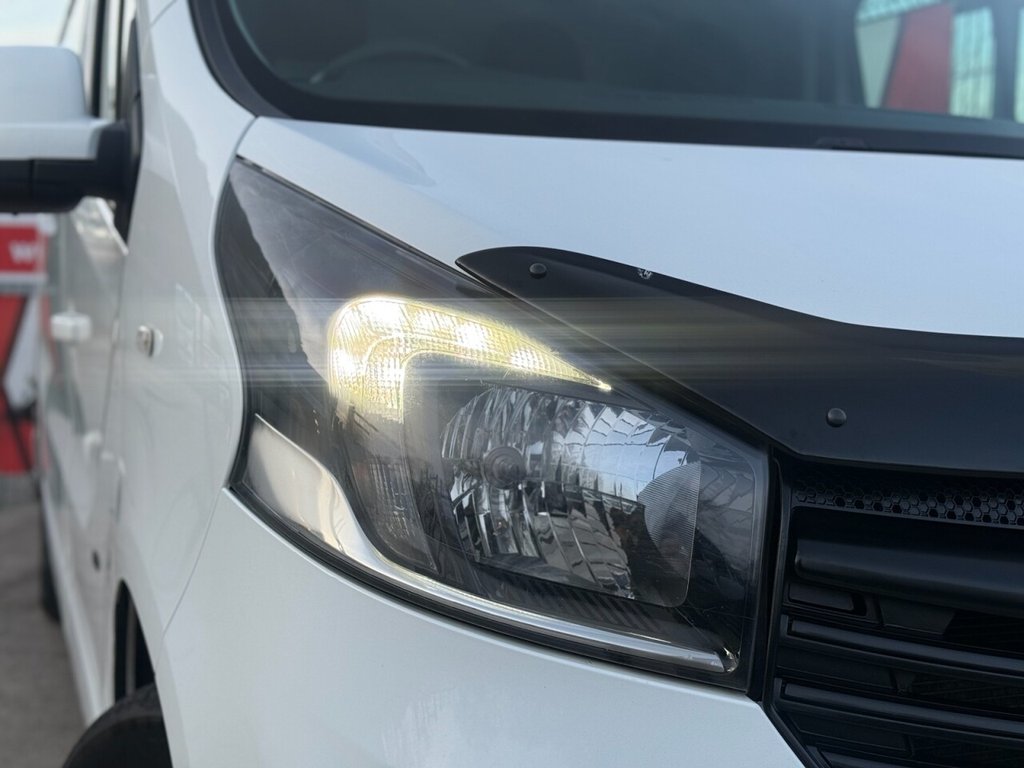 Used Vauxhall Vivaro 2017 for sale - 77600249: Photo 4