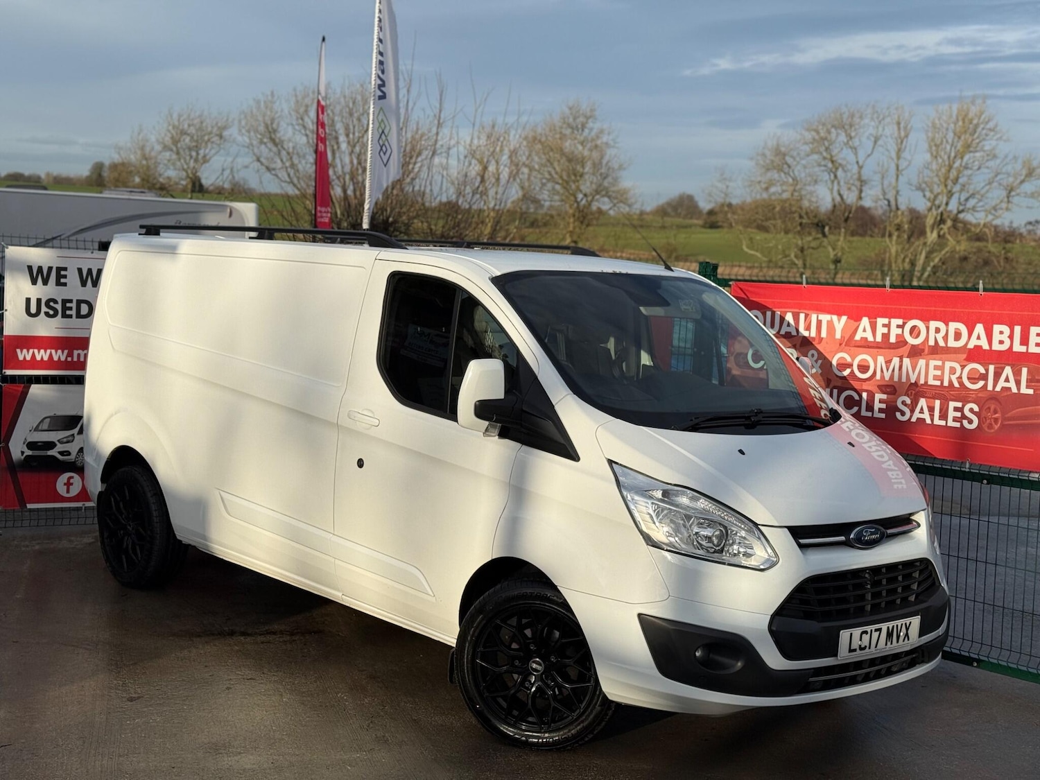 Used Ford Transit Custom 2017 for sale - 77344622: Photo 2
