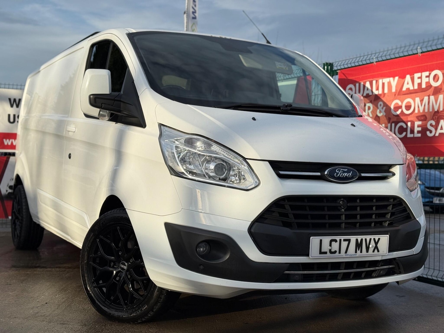 Used Ford Transit Custom 2017 for sale - 77344622: Photo 3