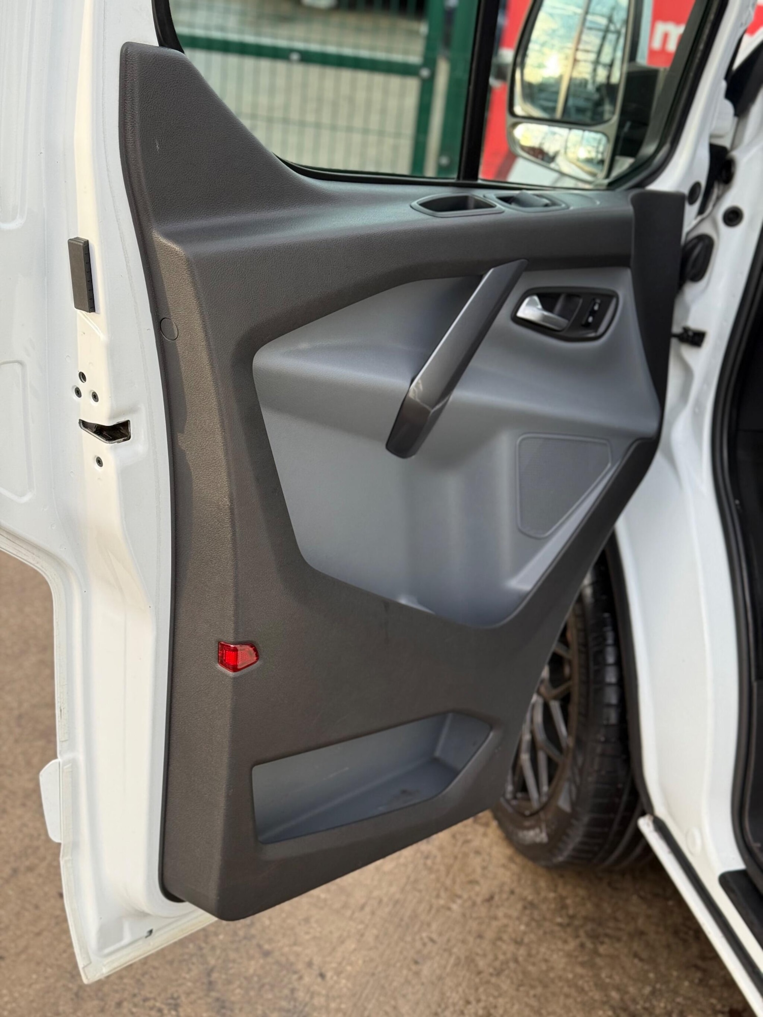 Used Ford Transit Custom 2017 for sale - 77344622: Photo 49