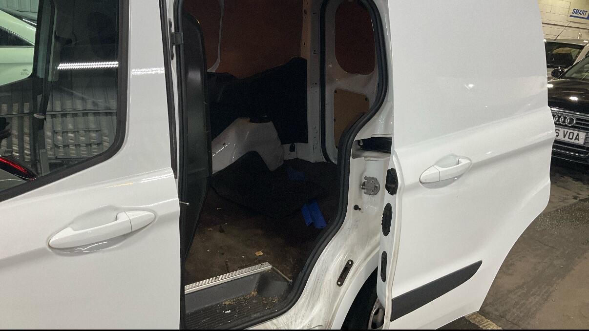 Used Ford Transit Courier 2018 for sale - 76348829: Photo 11