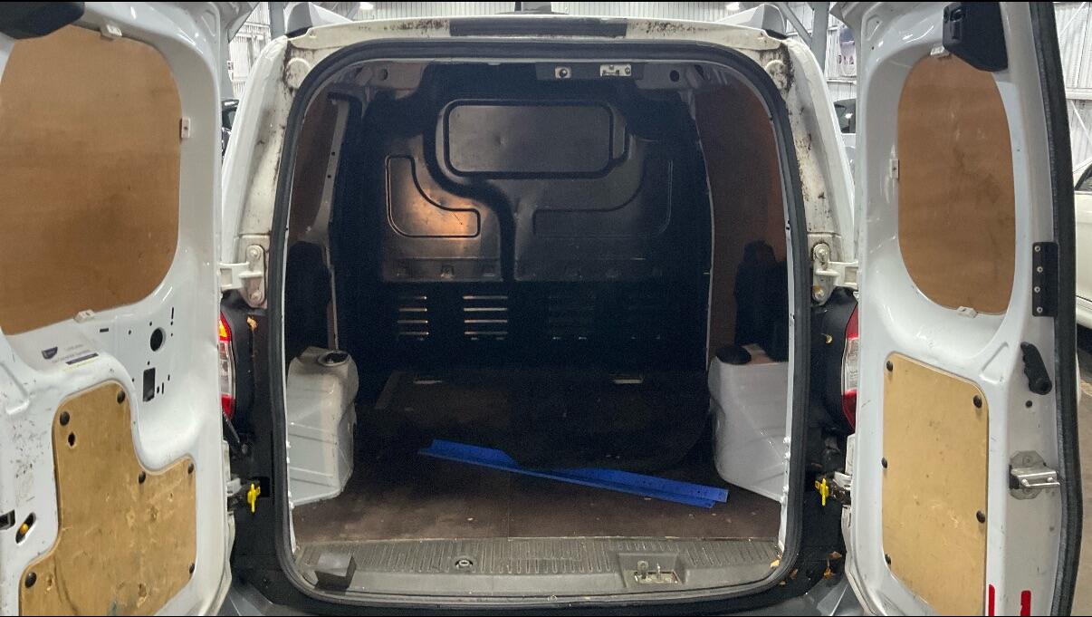 Used Ford Transit Courier 2018 for sale - 76348829: Photo 9