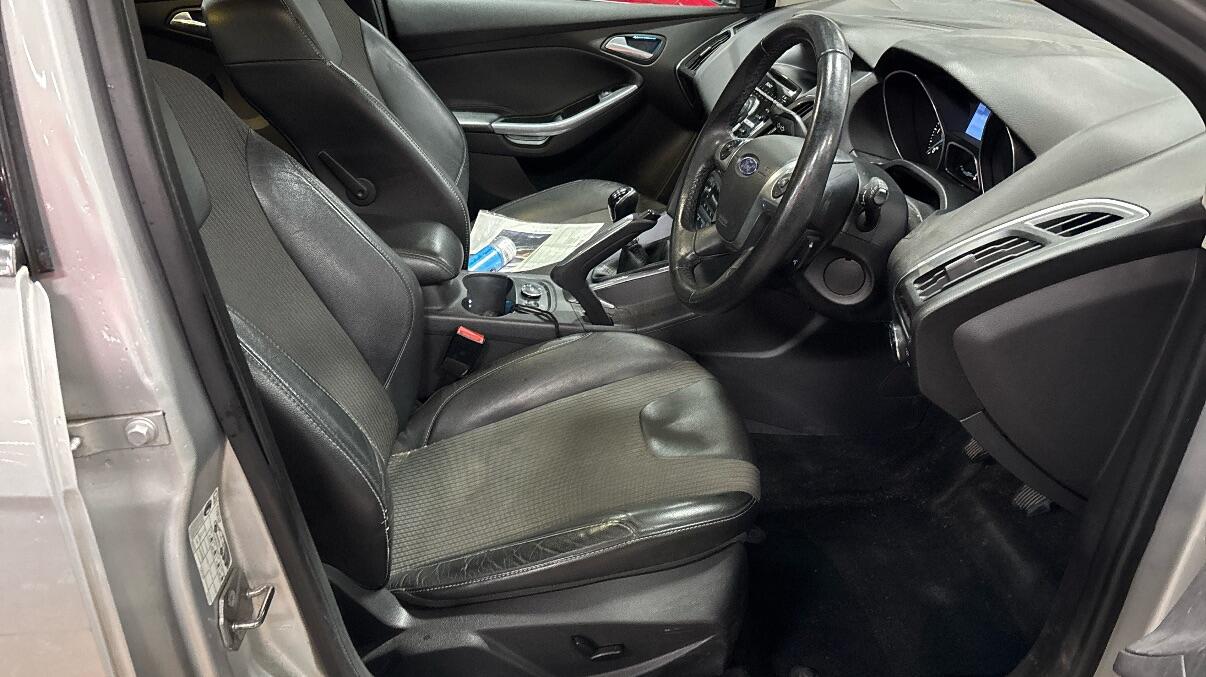 Used Ford Focus 2012 for sale - 76671533: Photo 11