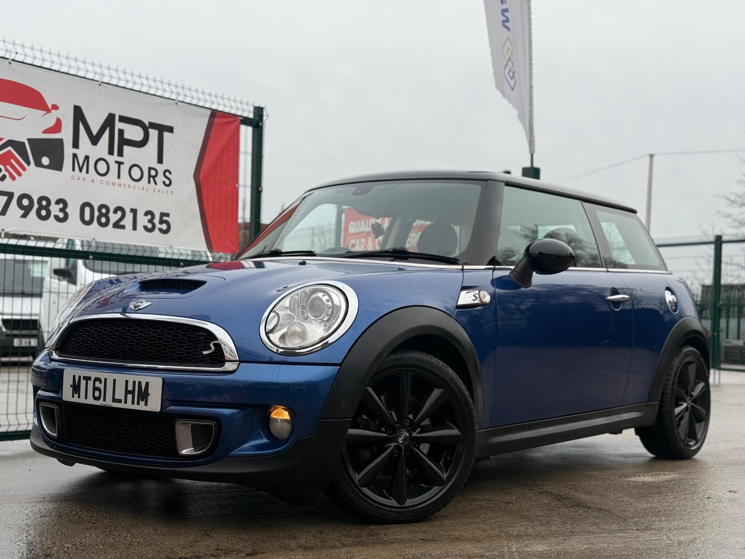 Used MINI Hatch 2011 for sale - 77344322: Photo 2