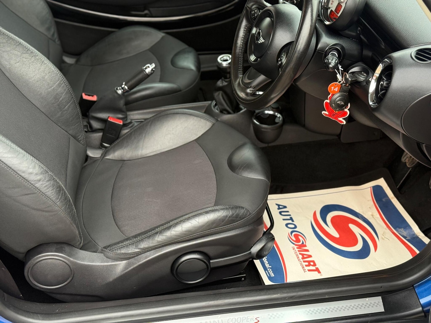 Used MINI Hatch 2011 for sale - 77344322: Photo 24