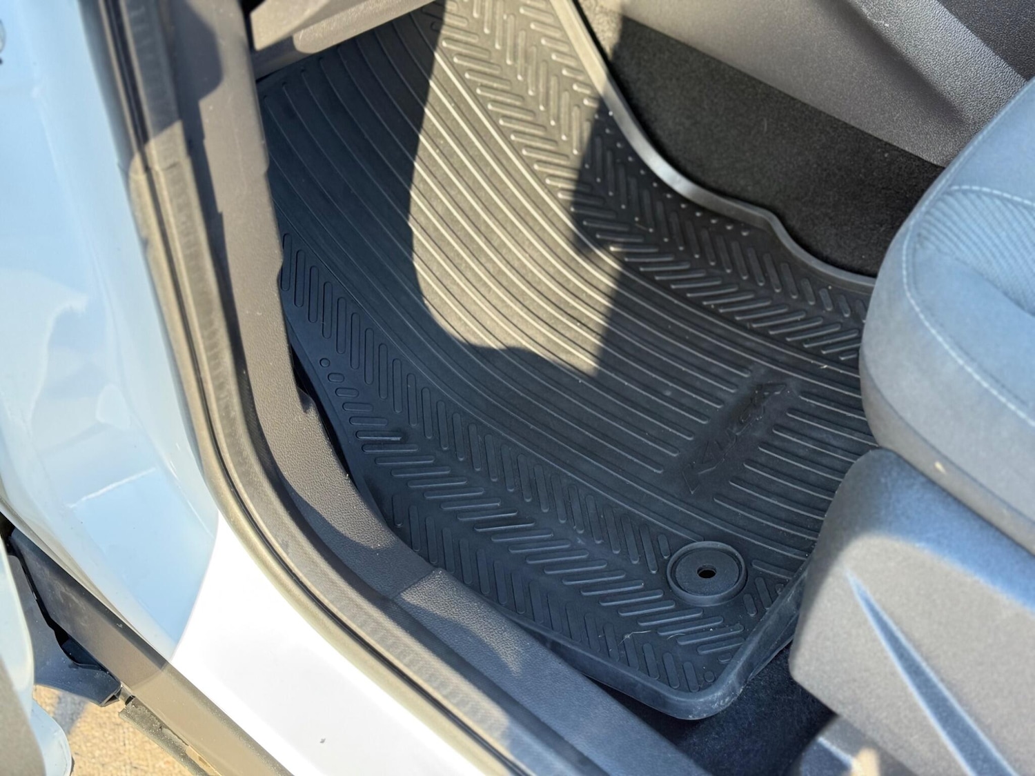 Used Ford Kuga 2013 for sale - 76349350: Photo 43