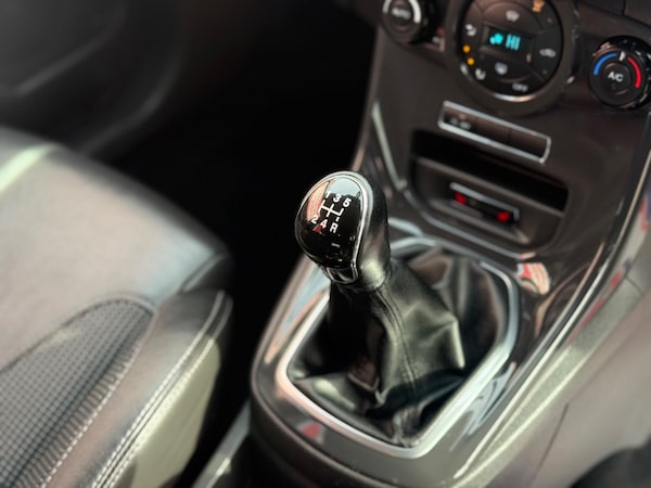 Used Ford Fiesta 2013 for sale - 76136655: Photo 13