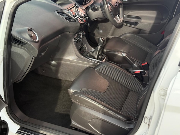 Used Ford Fiesta 2013 for sale - 76136655: Photo 33