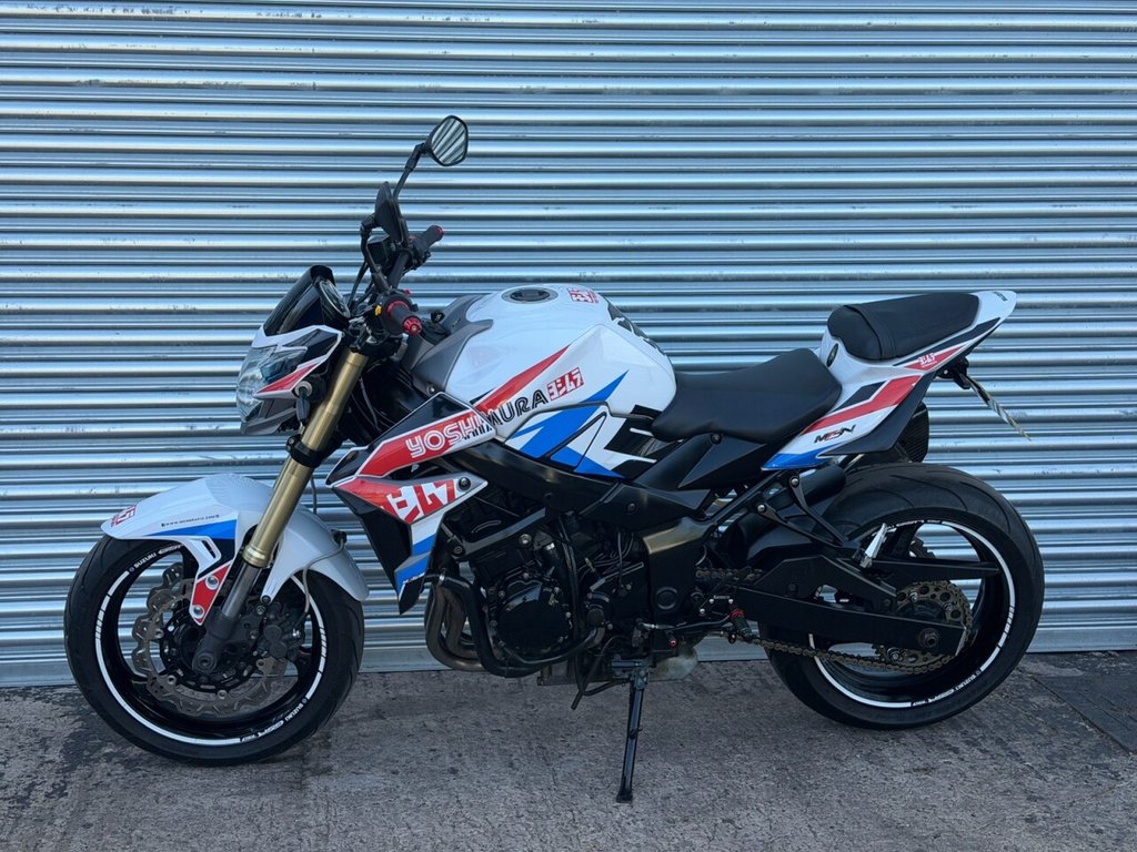 Suzuki GSR750