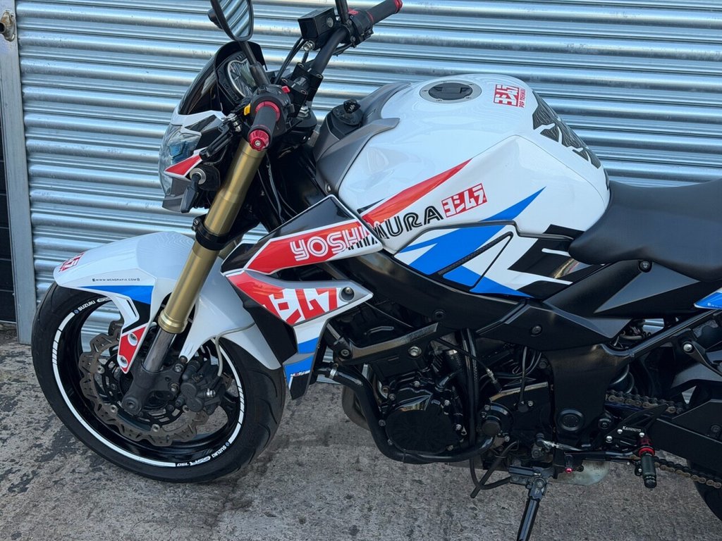 Suzuki GSR750