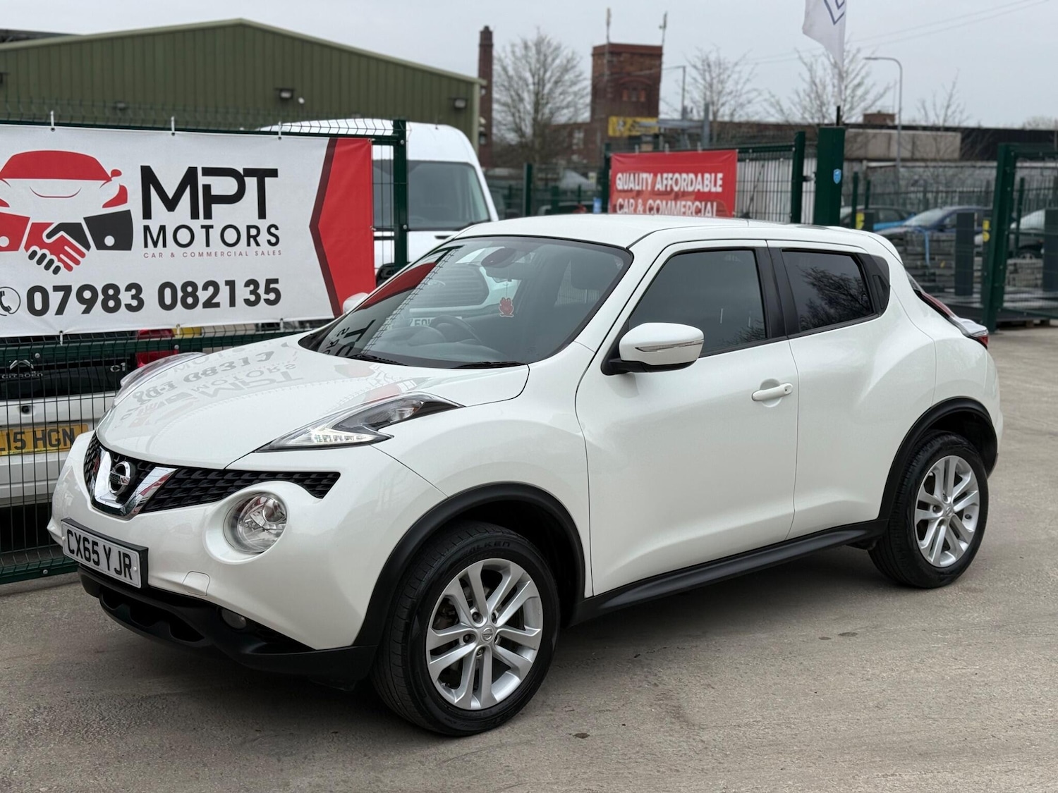 Used Nissan Juke 2015 for sale - 77344600: Photo 2