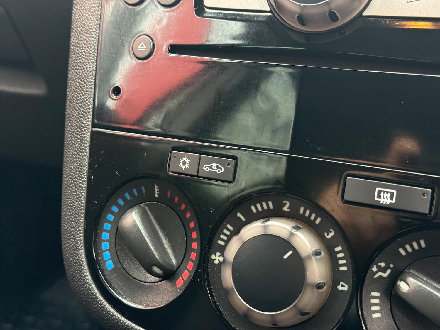 Used Vauxhall Corsa 2012 for sale - 75953860: Photo 27