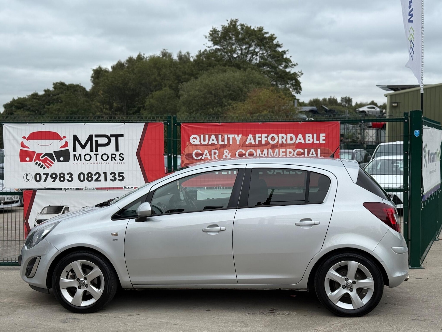 Used Vauxhall Corsa 2012 for sale - 75953860: Photo 4