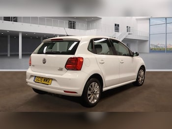 Used Volkswagen Polo 2015 for sale - 77681143: Photo