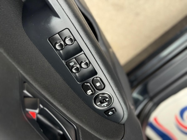 Used Hyundai i30 2010 for sale - 76295758: Photo 27